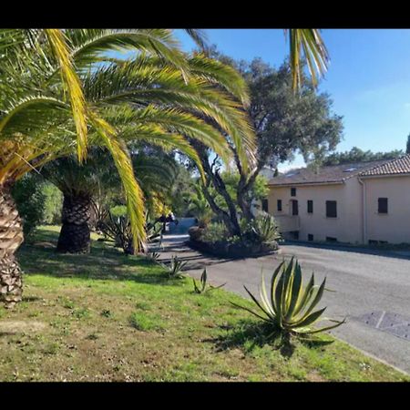Location Dans Residence Calme, Proche Mer Cavalaire-sur-Mer Buitenkant foto