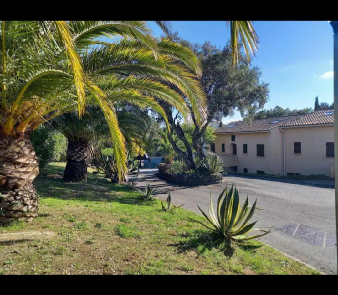Location Dans Residence Calme, Proche Mer Cavalaire-sur-Mer Buitenkant foto